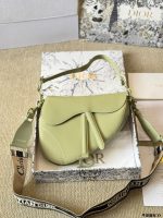 DIOR SADDLE  SIZE : 18 19cm / 25 20cm