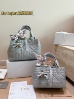 𝑫𝒊𝒐𝒓 𝒕𝒐𝒖𝒋𝒐𝒖𝒓𝒔 bag size：23 x14x 12 / 28.5 x 21.5 x 19 cm - Image 3