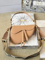 DIOR SADDLE  SIZE : 18 19cm / 25 20cm - Image 5