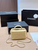 CHANEL 24B VANITY  SIZE :  18 X 11cm - Image 3
