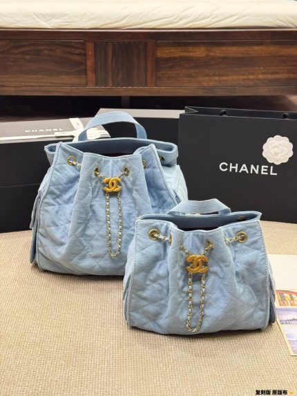 CHANEL 25 BAG SIZE : 32 30cm , 23 22cm