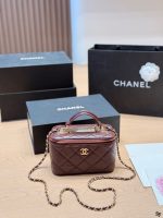 CHANEL 24B VANITY  SIZE :  18 X 11cm - Image 4