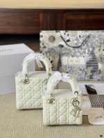 DIOR LADY DIOR size : 17/ 20 cm - Image 4