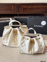 CHANEL 25 BAG SIZE : 32 30cm , 23 22cm - Image 6