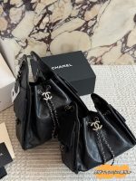 CHANEL 25 bag silver hardware size : 22/26 cm