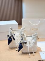 DIOR D-MOTION SIZE :  23 25cm / 18 20cm