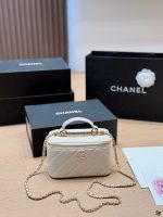 CHANEL 24B VANITY  SIZE :  18 X 11cm - Image 6