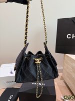 CHANEL 25 BAG SIZE : 22CM