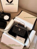 CHANEL 26C VANITY  SIZE :  18 X 11cm