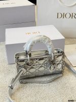 DIOR lady dior joy size : 17 10cm/22 12cm/26 14cm - Image 3