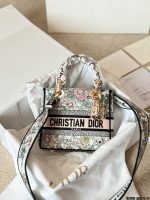 DIOR LADY DIOR SIZE :  20 CM - Image 7