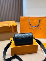 LOUIS VUITTON lv BAG SIZE :  20 X 12cm