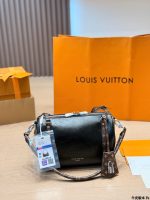 LOUIS VUITTON lv Express  BAG SIZE :  25  X 15cm - Image 2