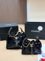 CHANEL 25 BAG SIZE : 22CM / 26CM