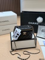 CHANEL VANITY  SIZE : 17×10×8cm - Image 2