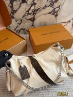 LOUIS VUITTON lv CARRYALL SIZE : 30 CM - Image 2