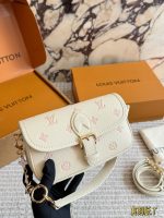 LOUIS VUITTON lv Nano Diane SIZE : 20CM - Image 2
