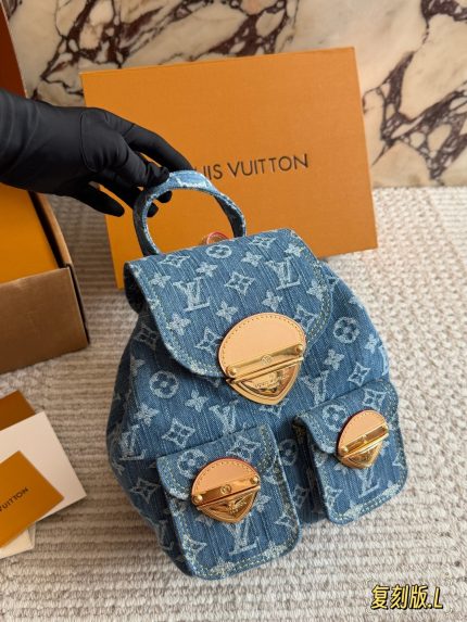 LOUIS VUITTON lv BACKPACK  SIZE :  20*20cm