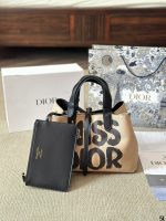 DIOR toujours bag size :30 X 20cm - Image 5