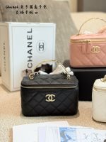 CHANEL VANITY SIZE : 19 CM - Image 4