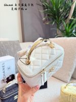 CHANEL VANITY SIZE : 19 CM - Image 3