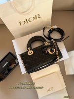 DIOR LADY DIOR JOY SIZE : 22CM
