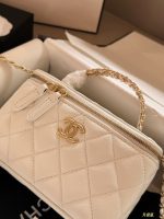 CHANEL 26C VANITY  SIZE :  18 X 11cm - Image 3