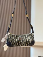 DIOR ✦ 30 Montaigne Wanderlust size : 26x 12x7 cm