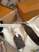 LOUIS VUITTON lv CARRYALL SIZE : 30 CM - Image 5