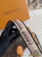 LOUIS VUITTON lv BAG SIZE : 26 CM - Image 4