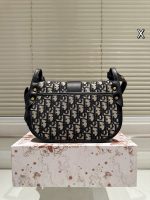 DIOR  MONTAIGNE BAG SIZE : 23 x 15cm - Image 3