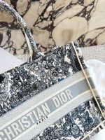 DIOR BOOK TOTE SIZE : 36 CM - Image 4