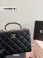 CHANEL 24K VANITY SIZE : 20 x 14 cm - Image 4
