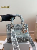 DIOR LADY DIOR SIZE :20cm - Image 2