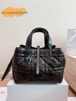 𝑫𝒊𝒐𝒓 𝒕𝒐𝒖𝒋𝒐𝒖𝒓𝒔 bag size：28*21cm