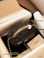 CHANEL 26C VANITY  SIZE :  18 X 11cm - Image 3