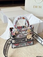 DIOR LADY DIOR SIZE :  20 CM - Image 4