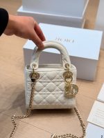 DIOR LADY DIOR SIZE : 17CM