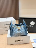 CHANEL 25 BAG SIZE : 22CM / 26CM - Image 4