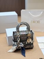 DIOR LADY DIOR SIZE :20cm - Image 3