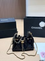 CHANEL 25 BAG SIZE : 22CM / 26CM - Image 4