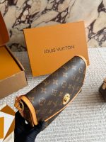 LOUIS VUITTON lv BAG SIZE :  23 X 15cm - Image 3