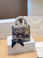 DIOR LADY DIOR SIZE : 20 CM - Image 2