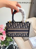 DIOR BOOK TOTE MINI SIZE :  21.5x 13 X 7.5 cm - Image 4
