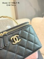 CHANEL VANITY SIZE : 19 CM - Image 6