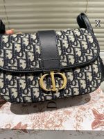 DIOR  MONTAIGNE BAG SIZE : 23 x 15cm - Image 4