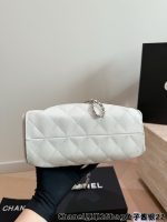 CHANEL 25 BAG SIZE : 22CM / 26CM - Image 6