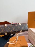 LOUIS VUITTON lv BAG size：26*13cm - Image 4