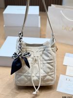DIOR D-MOTION SIZE :  23 25cm / 18 20cm - Image 6