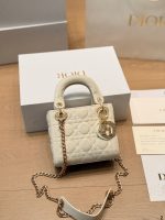 DIOR LADY DIOR SIZE : 17CM - Image 4